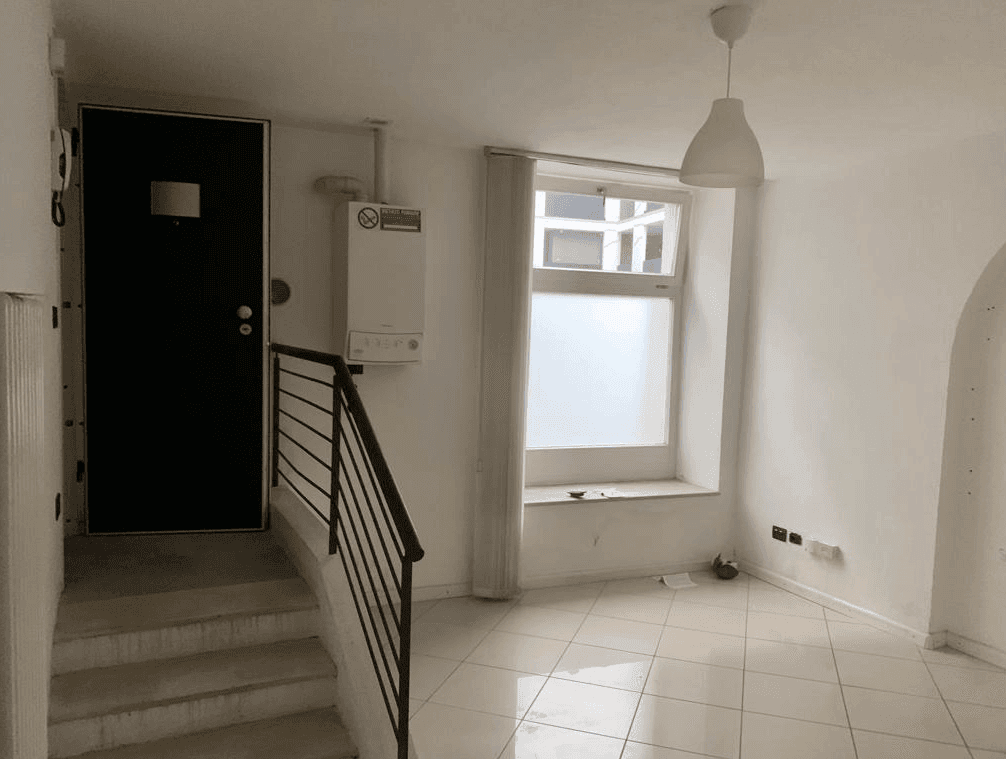 AFFITTASI IN VIA ZARA VIA GRAZIOLI UFFICIO