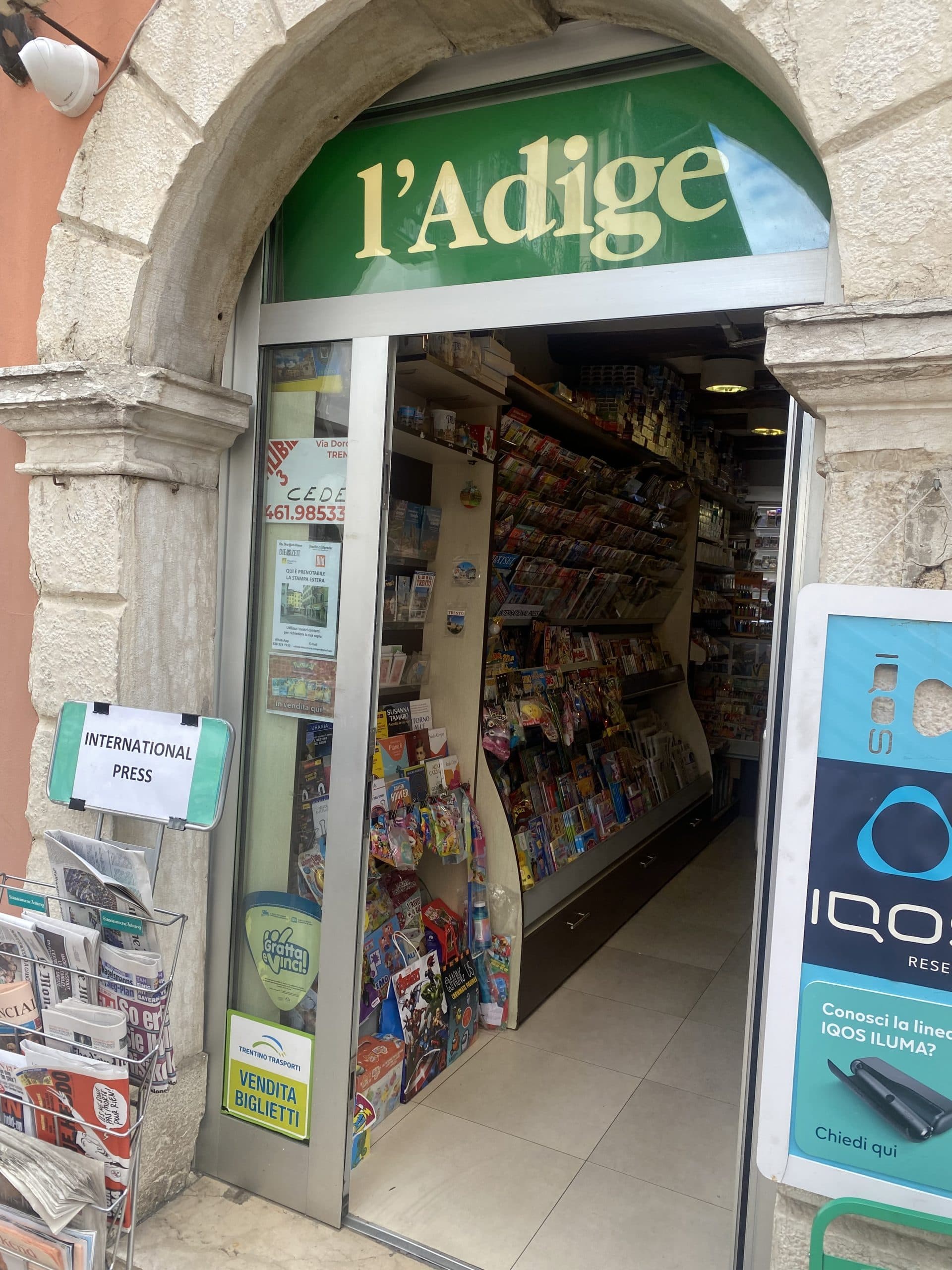 CEDESI TABACCHINO IN VIA GARIBALDI – PIAZZA DUOMO