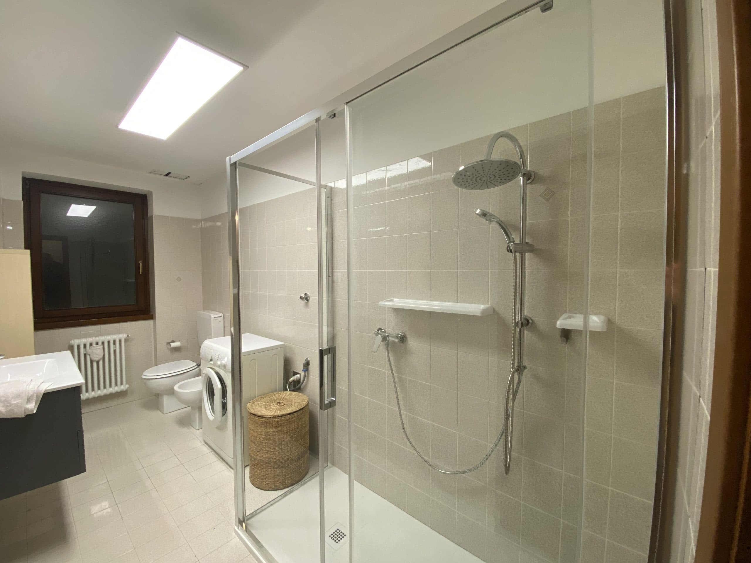 AFFITTASI STANZA IN VIA DEGASPERI