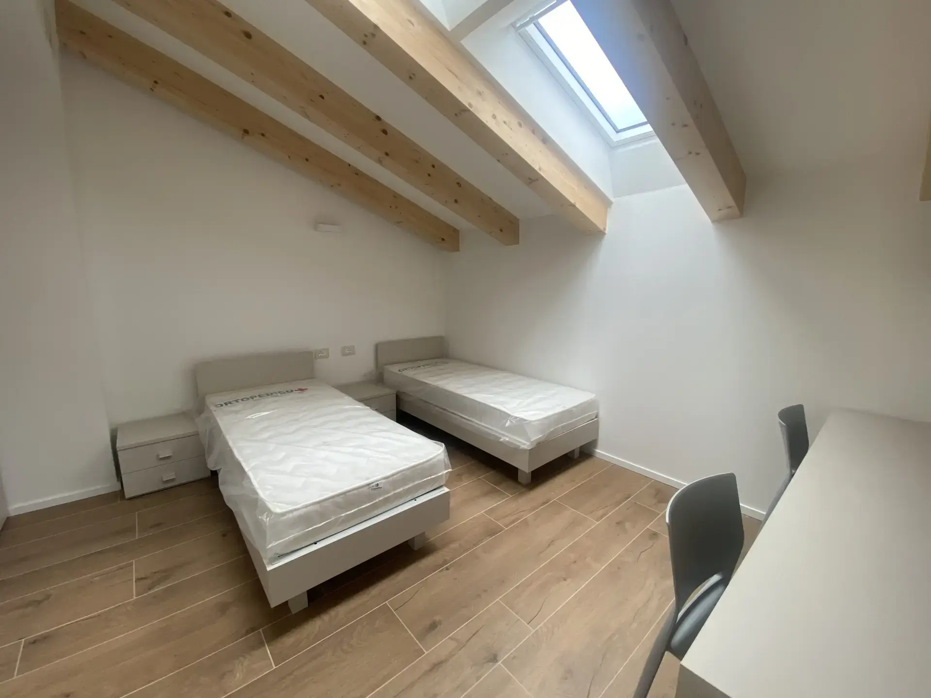 AFFITTASI STANZA DOPPIA O SINGOLA IN VIA SANTA CROCE