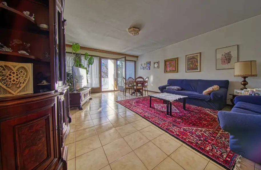 VENDESI SCHIERA A VILLAZZANO