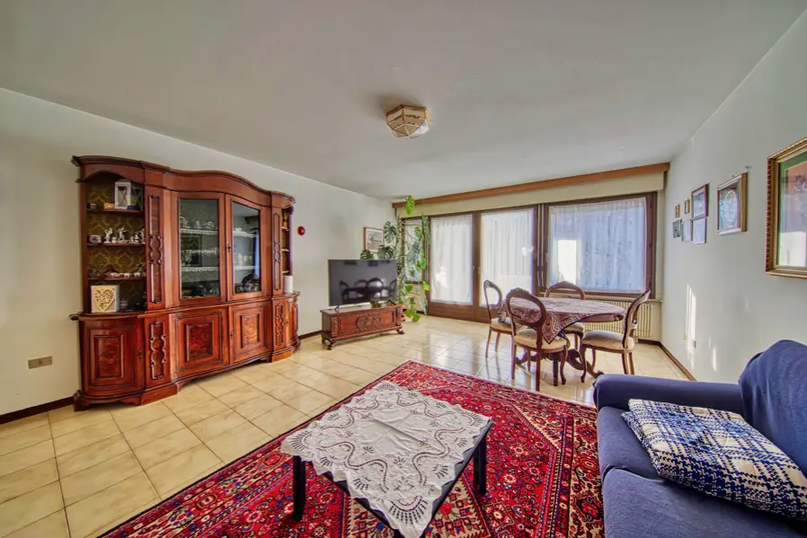 VENDESI SCHIERA A VILLAZZANO