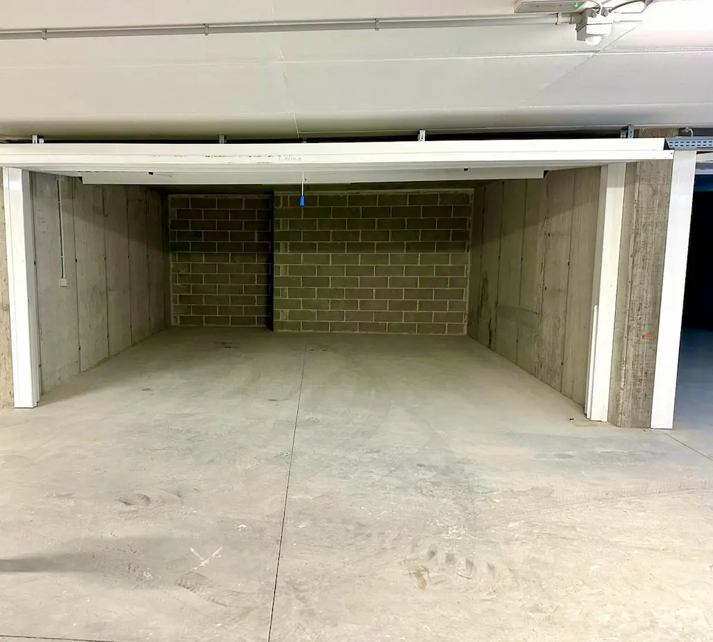 AFFITTASI GARAGE IN VIA TARAMELLI