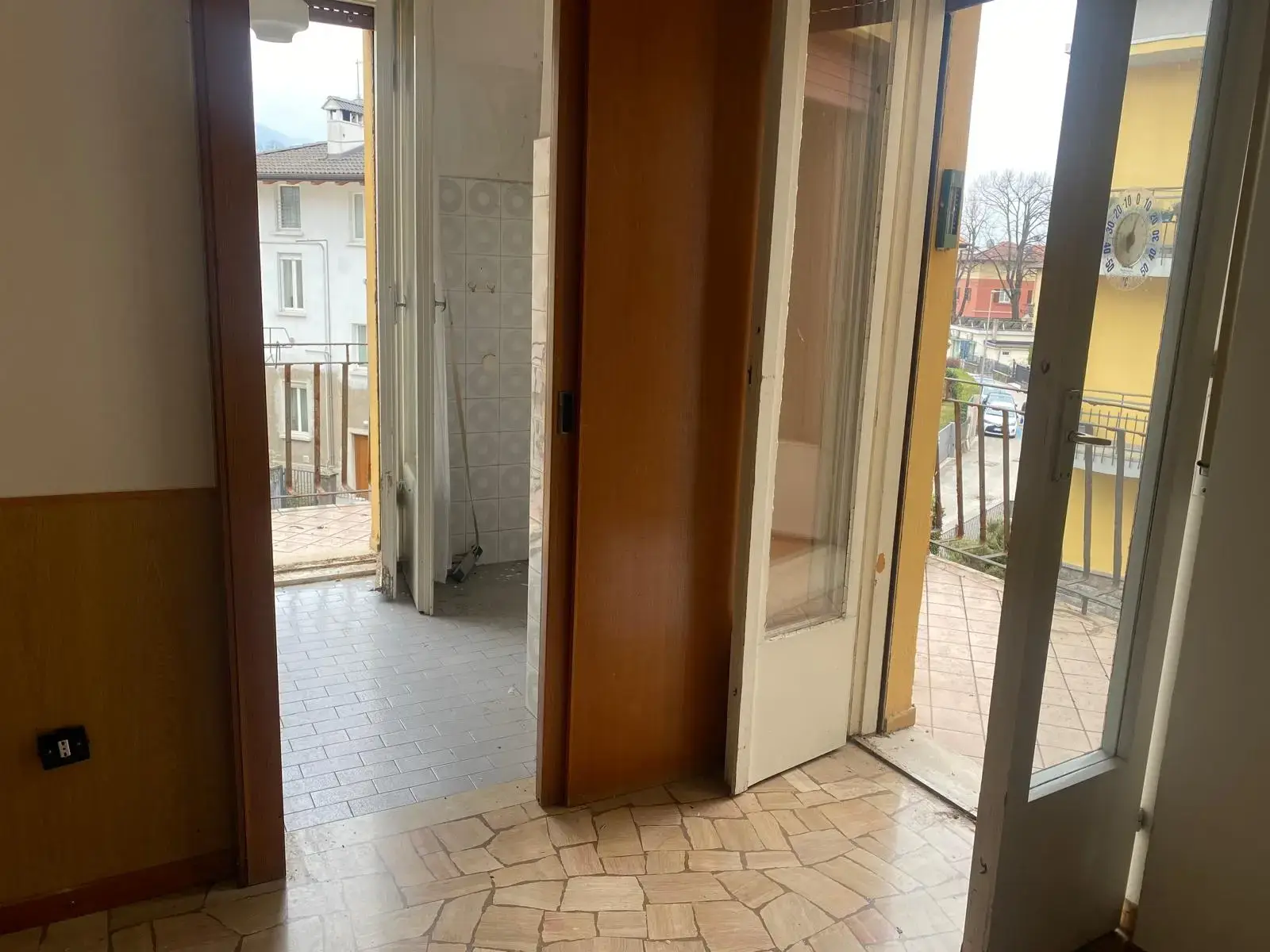 VENDESI IN VIA TOFANE ANGOLO VIA GORIZIA ULTIMO PIANO