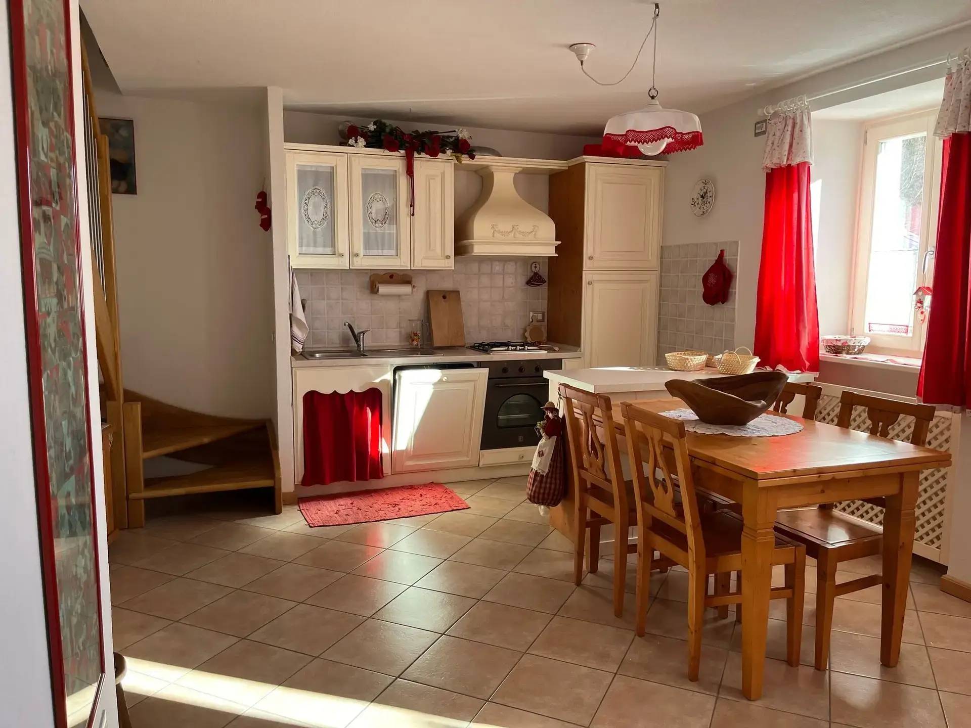 VENDESI APPARTAMENTO A LAVARONE