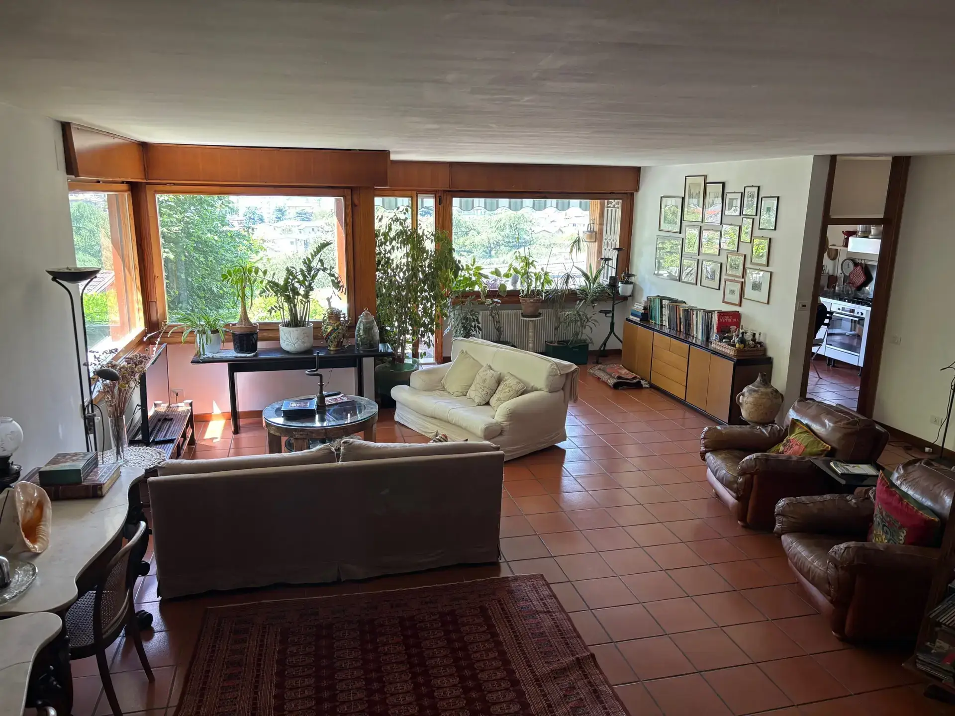 VENDESI PRESTIGIOSO APPARTAMENTO CON VISTA PANORAMICA E GIARDINO IN BOLGHERA