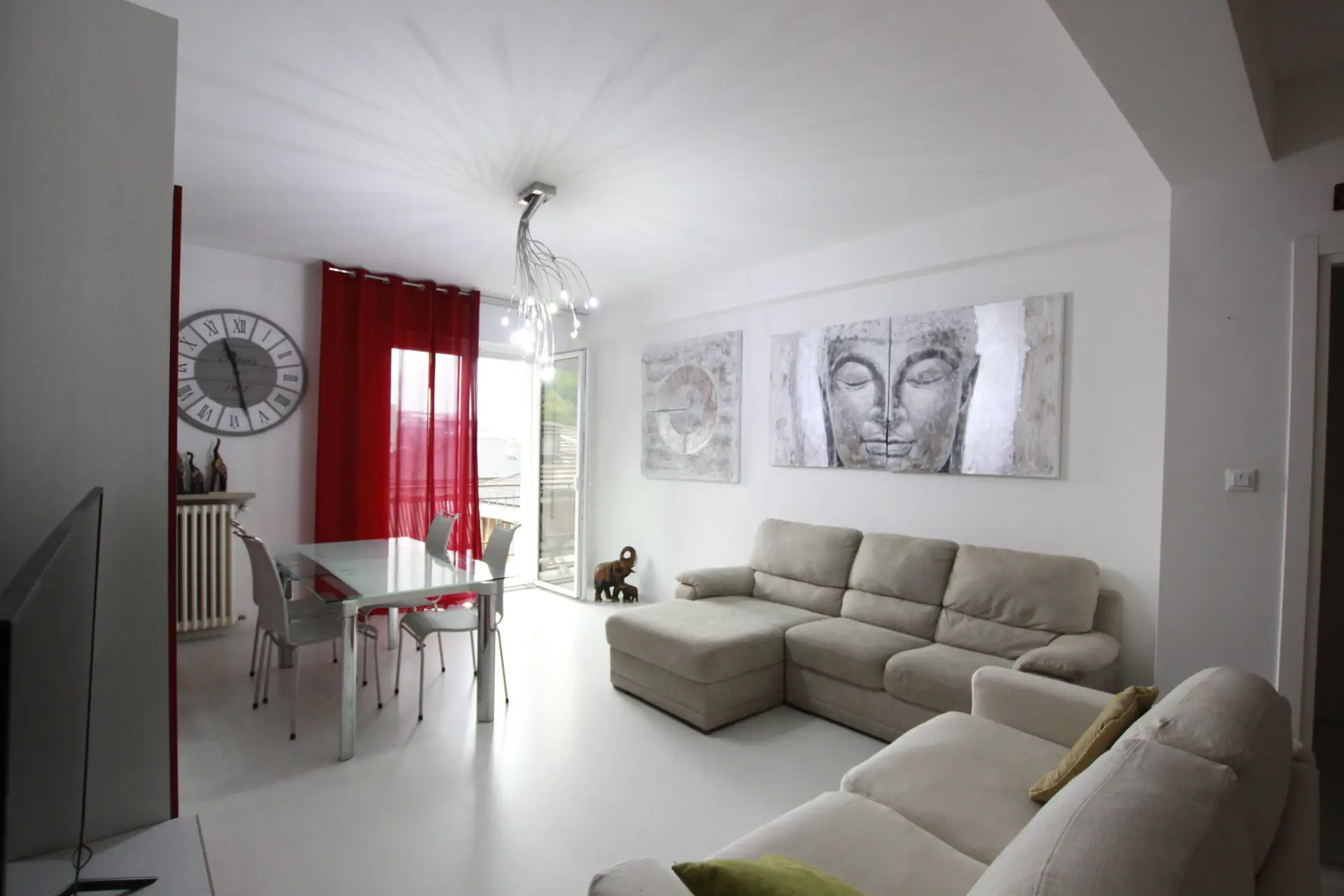 VENDESI ELEGANTE APPARTAMENTO 3 STANZE IN BOLGHERA CON GARAGE