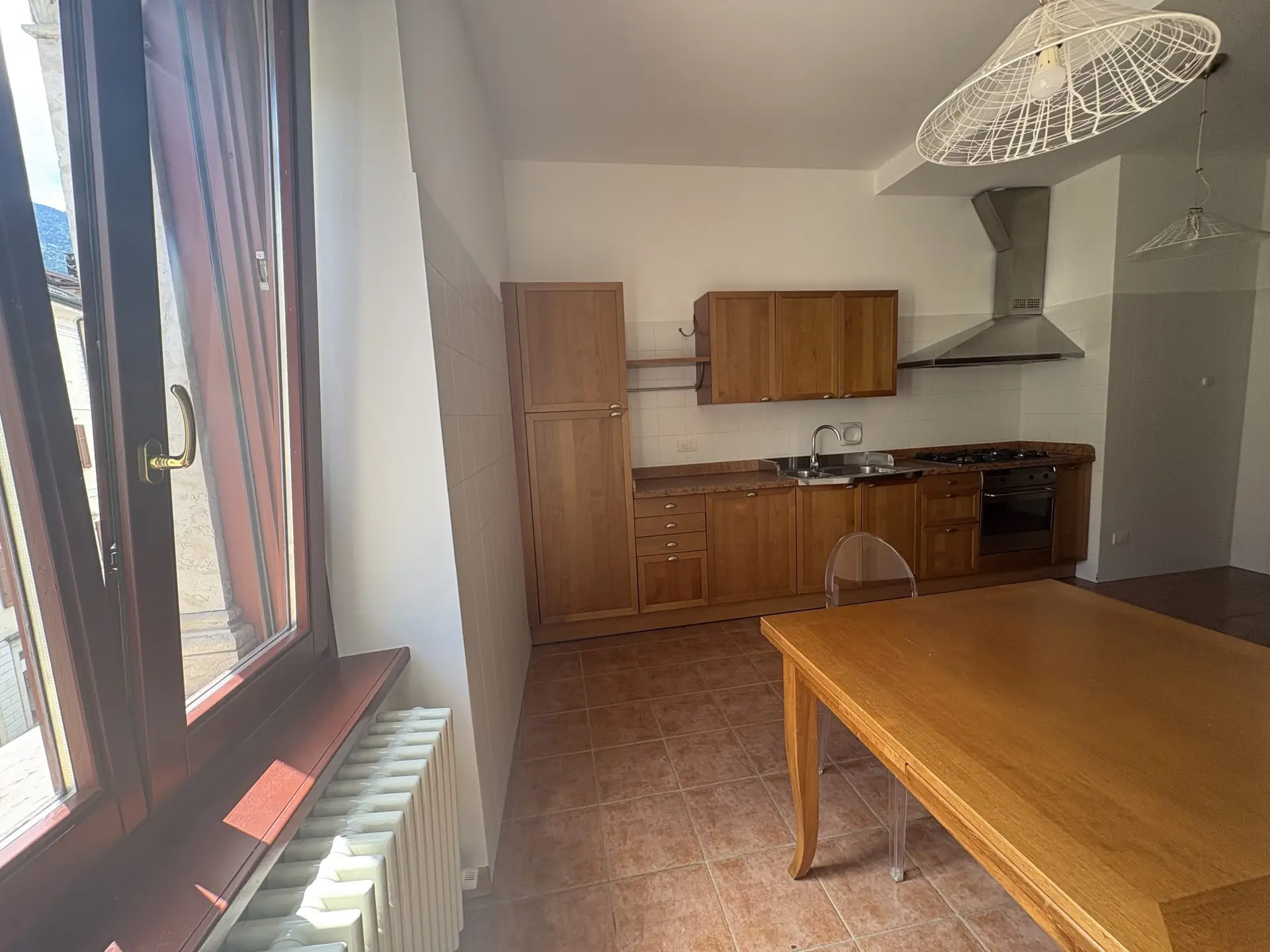 VENDESI IN LARGO CARDUCCI APPARTAMENTO PRESTIGIOSO