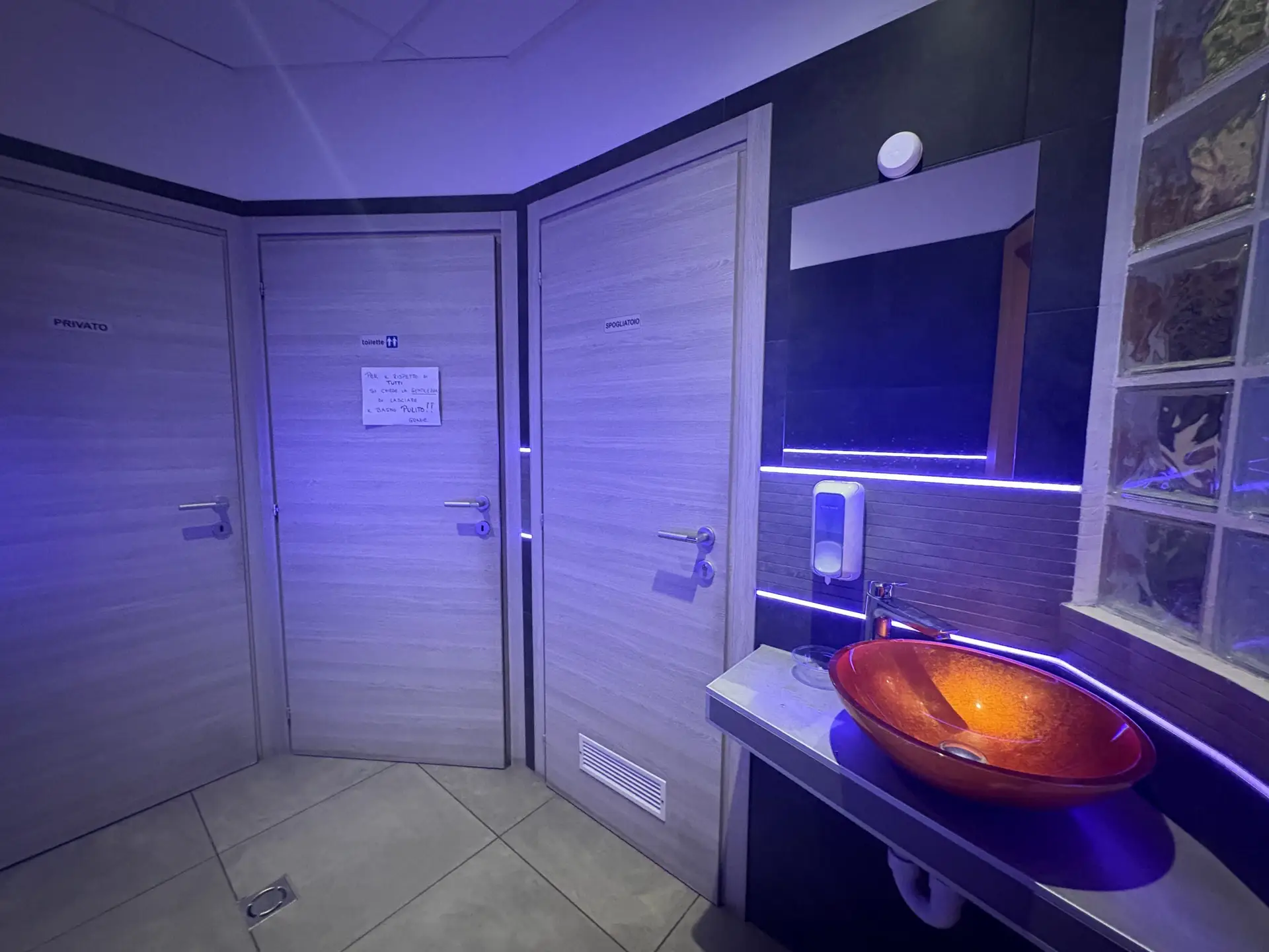 AFFITTASI BAR IN CENTRO TRENTO