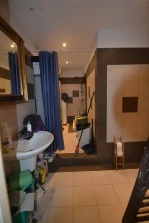 AFFITTASI LOCALE COMMERCIALE (NEGOZIO/UFFICIO) A LAVIS