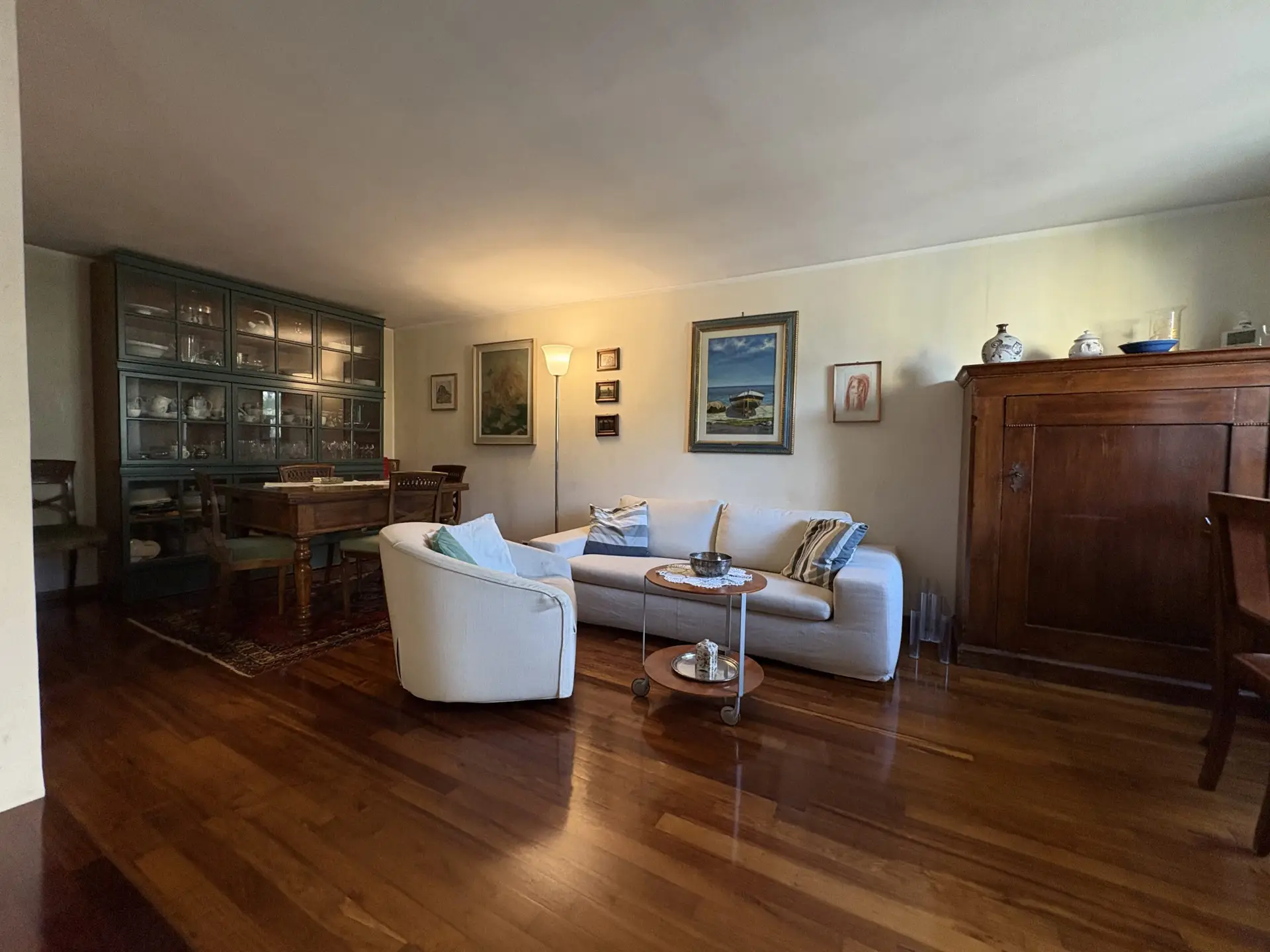 VENDESI CASA IN VIA CERVARA