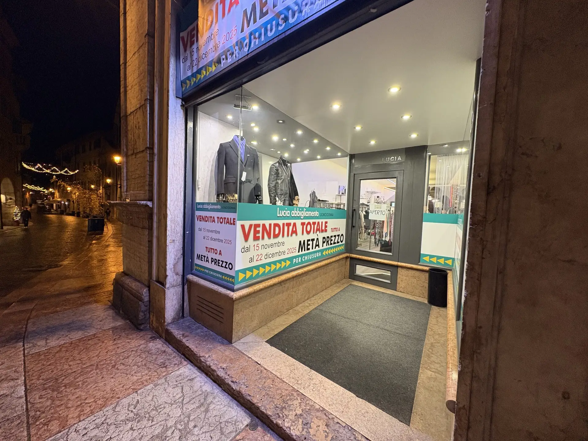 AFFITTASI NEGOZIO IN VIA SUFFRAGIO