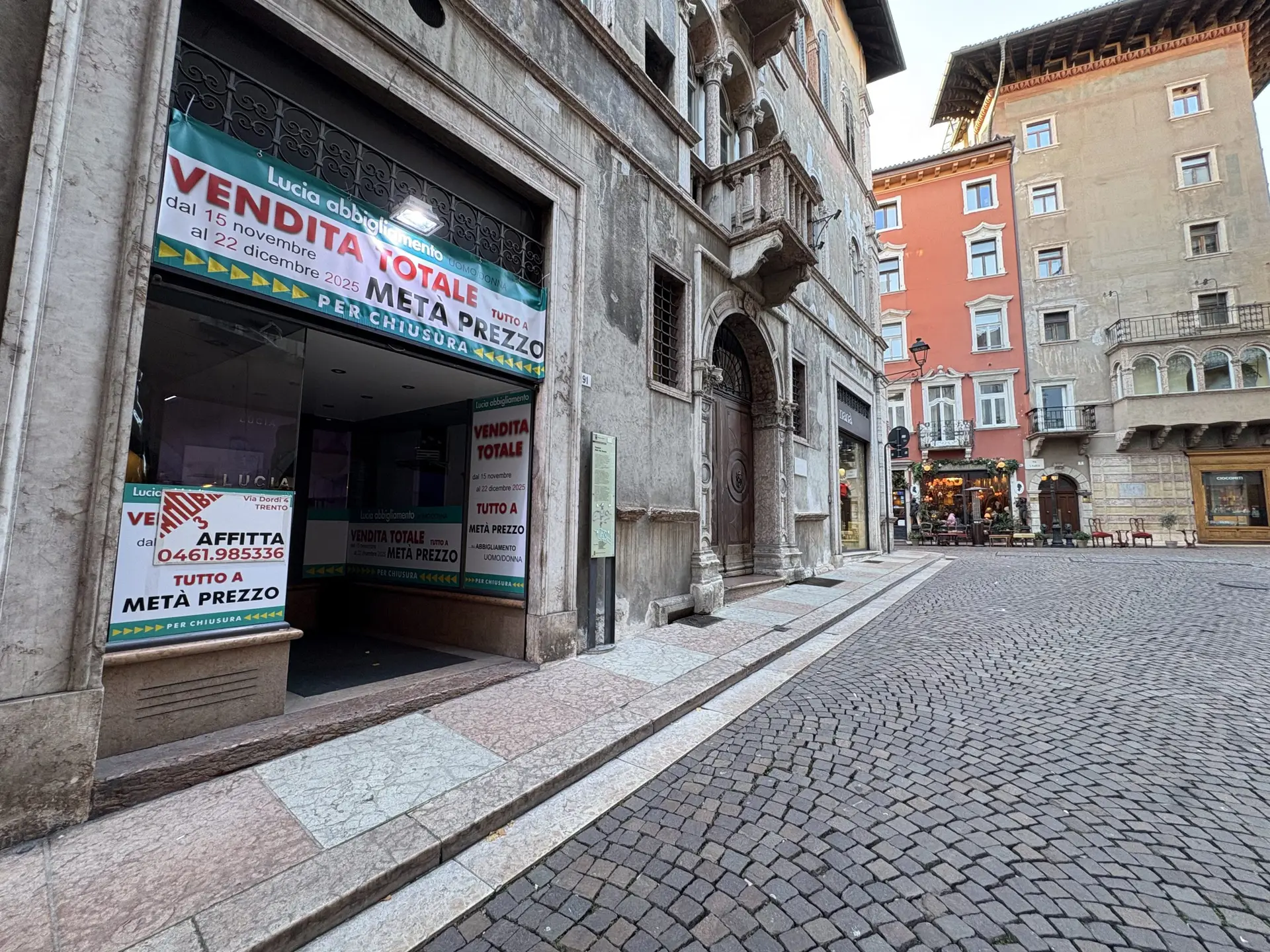 AFFITTASI NEGOZIO IN VIA SUFFRAGIO