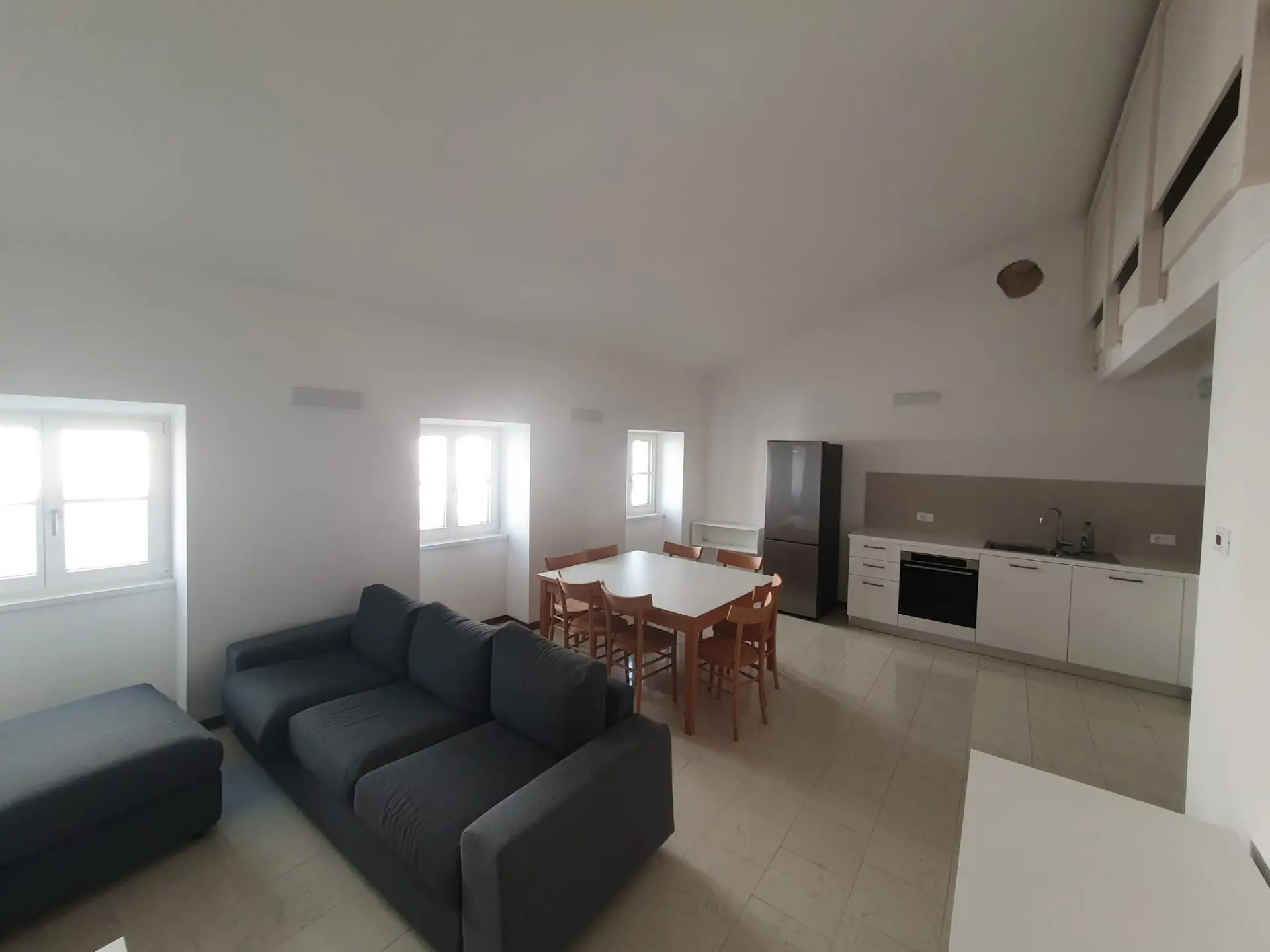 AFFITTASI APPARTAMENTO 3 CAMERE IN SANTA MARIA