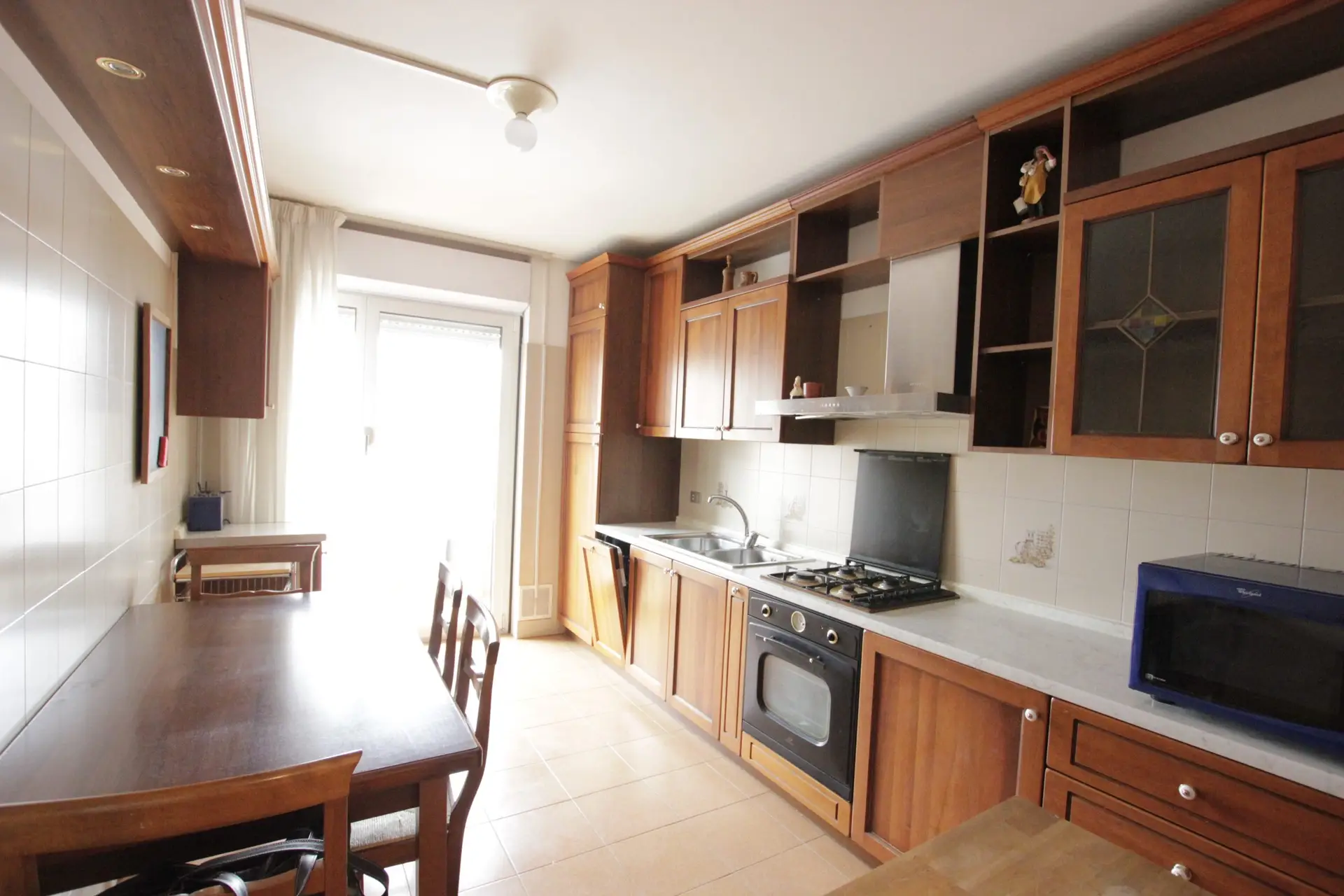 VENDESI SPAZIOSO E LUMINOSO APPARTAMENTO A VILLAZZANO