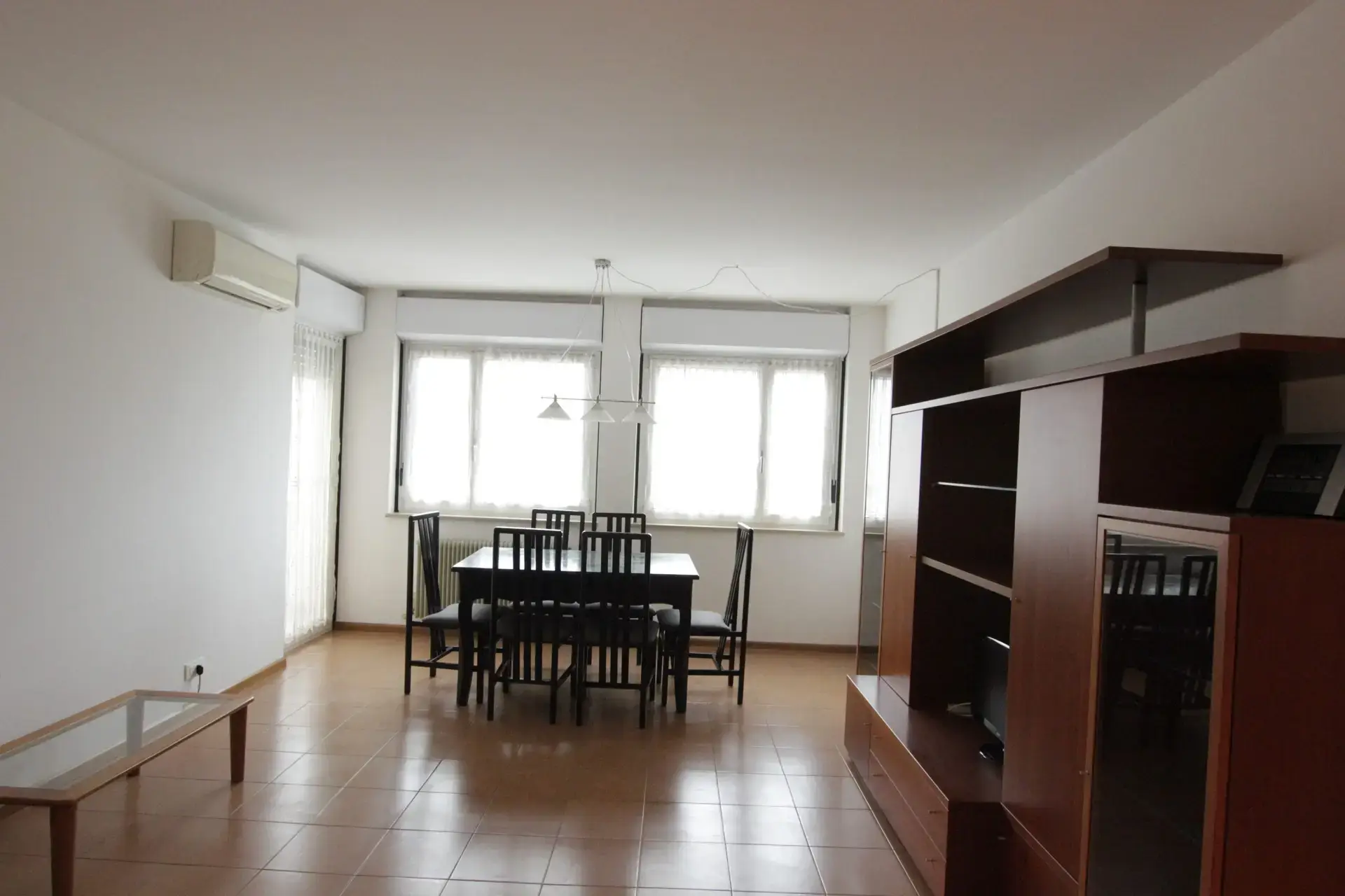 VENDESI SPAZIOSO E LUMINOSO APPARTAMENTO A VILLAZZANO