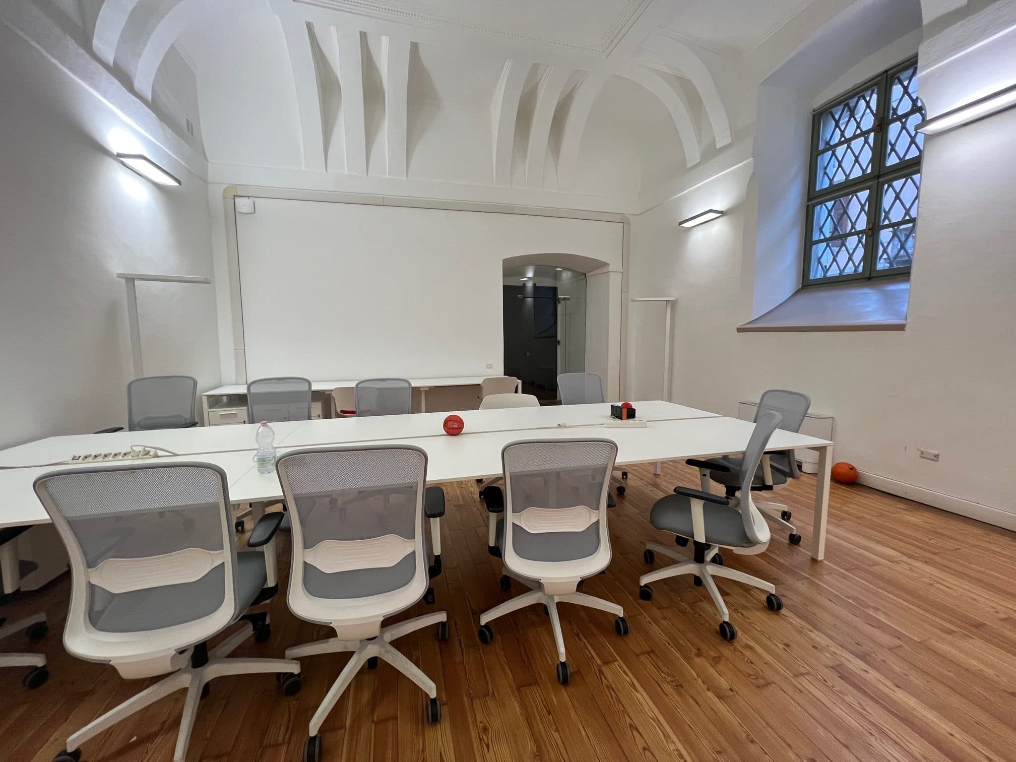 AFFITTASI UFFICI A PIANO TERRA IN VIA MANCI