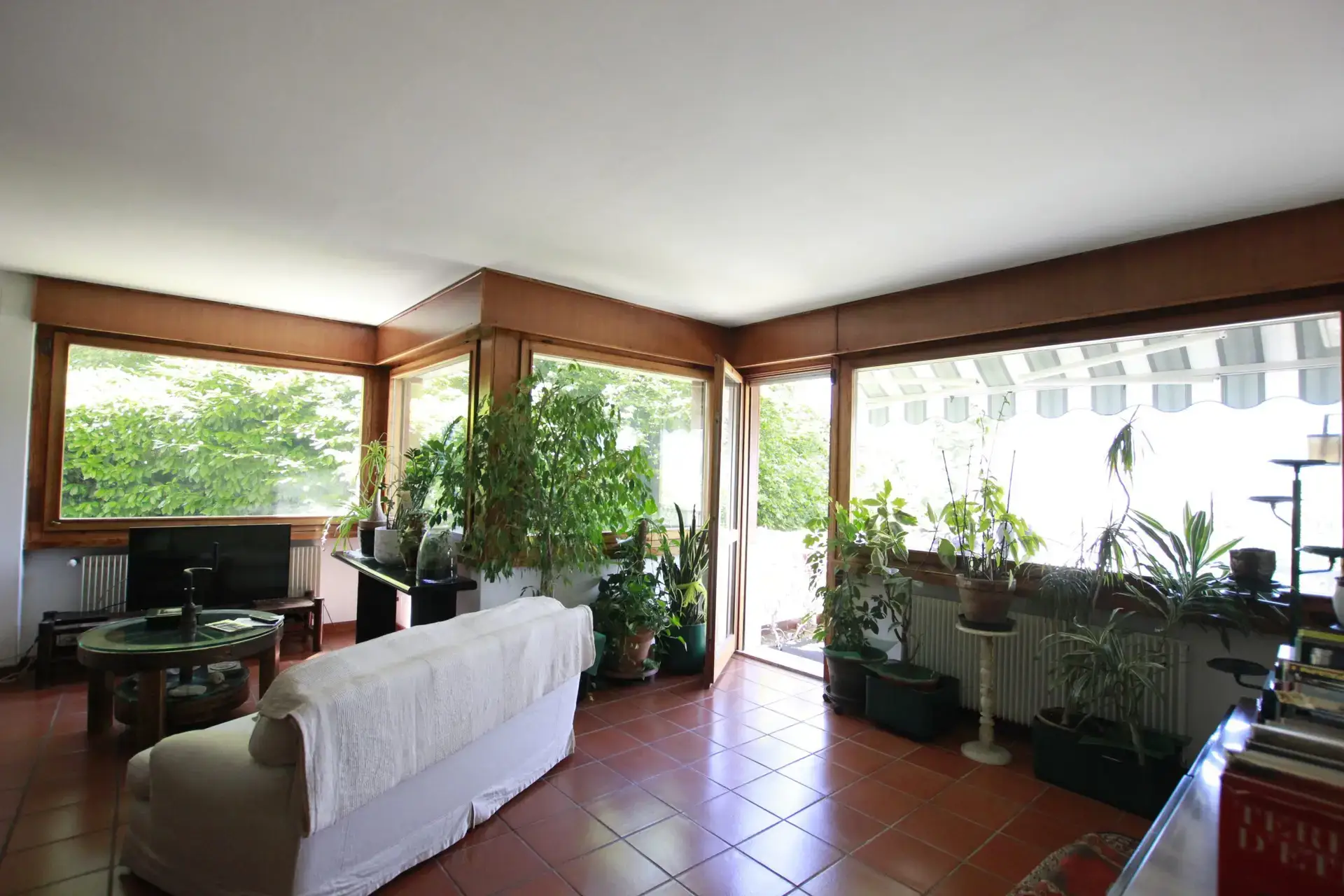 VENDESI PRESTIGIOSO APPARTAMENTO CON VISTA PANORAMICA E GIARDINO IN BOLGHERA