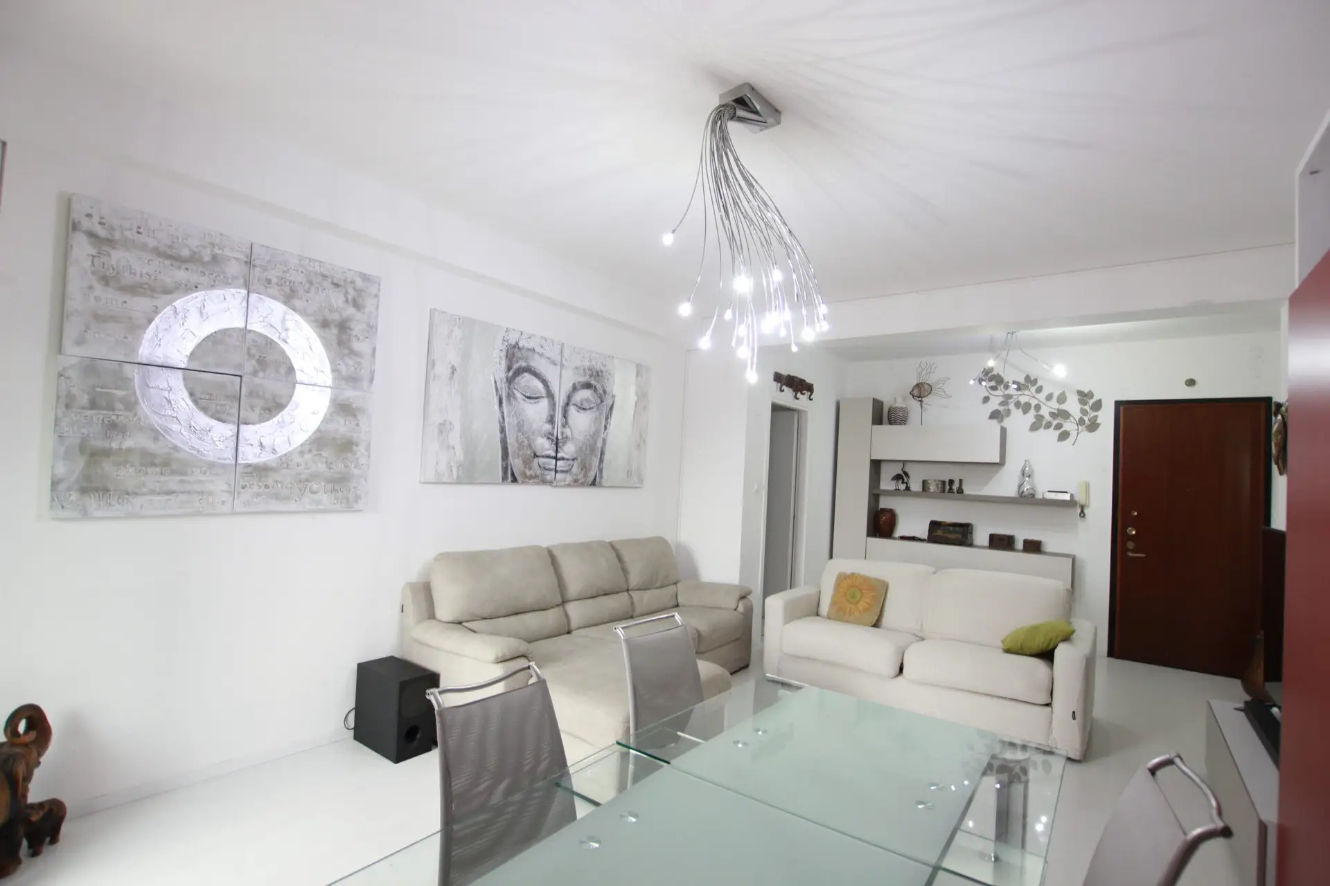 VENDESI ELEGANTE APPARTAMENTO 3 STANZE IN BOLGHERA CON GARAGE