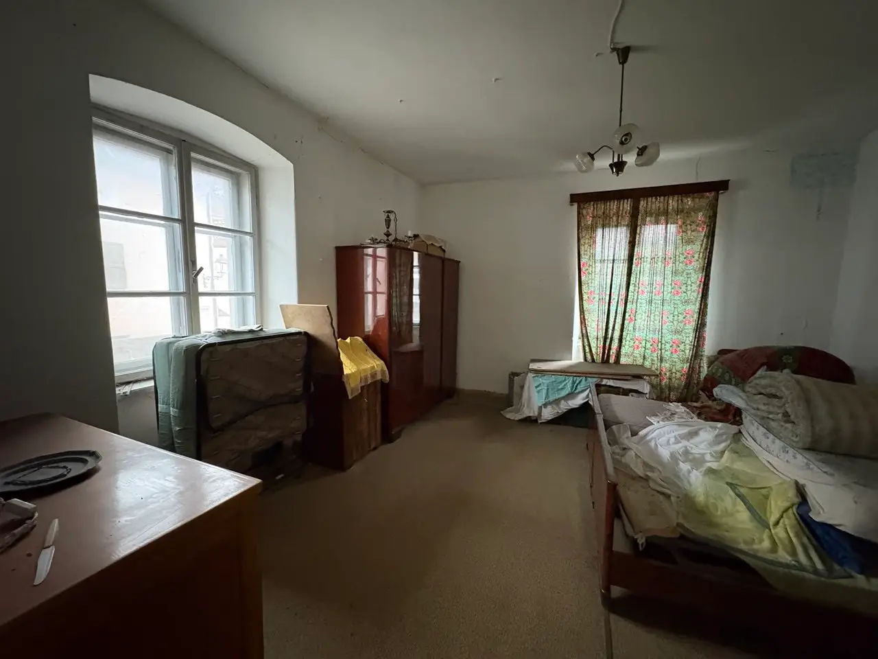 VENDESI PORZIONE DI CASA DA RISTRUTTURARE A BOSENTINO