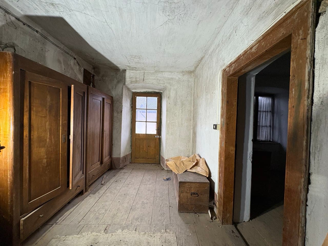 VENDESI PORZIONE DI CASA DA RISTRUTTURARE A BOSENTINO