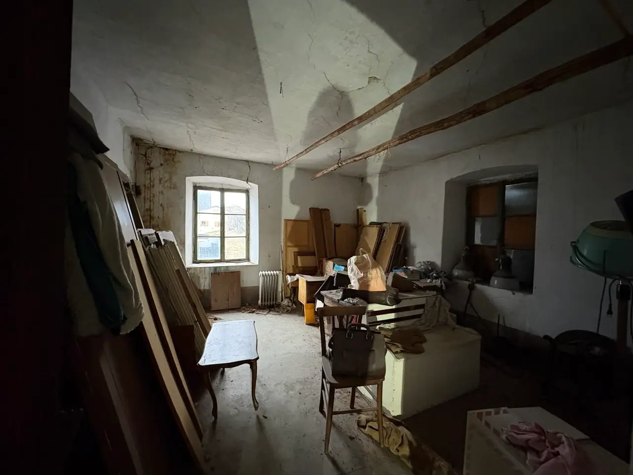 VENDESI PORZIONE DI CASA DA RISTRUTTURARE A BOSENTINO