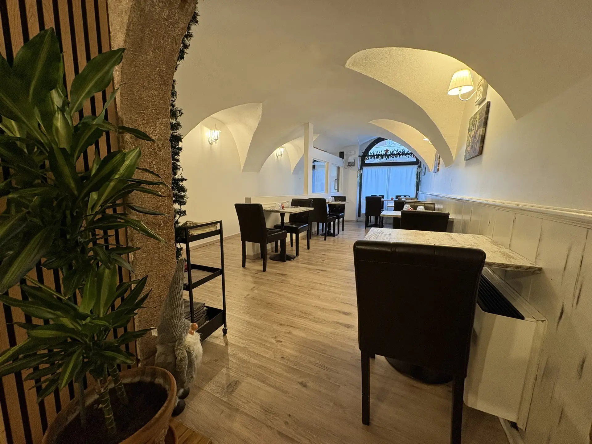 CEDESI RISTORANTE PIZZERIA BAR IN VIA S.S. TRINITA’